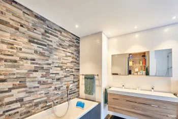 Badkamer inrichten: interieur, plafond en design ter inspiratie
