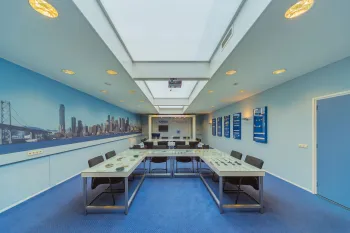 Demp het geluid op kantoor met deze akoestische oplossingen