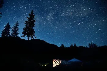 Schlafzimmer mit Sternenhimmel als Decke? Hier finden Sie Ihre Inspiration!