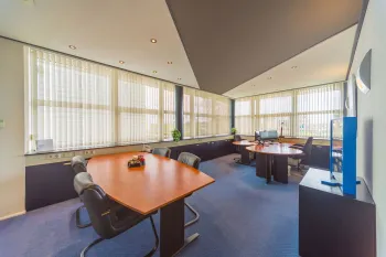 Dämpfen Sie Geräusche im Büro mit diesen akustischen Lösungen